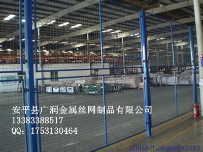 安平廠家專業(yè)供應(yīng)各類護(hù)欄與圍欄——以廣潤金屬絲網(wǎng)制品為例