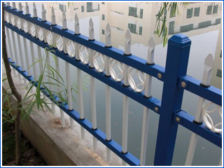 定做工廠圍墻護(hù)欄噴塑鐵藝護(hù)欄價(jià)格與選購(gòu)指南